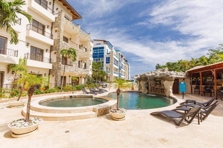 Suites at Grand Laguna Beach by Calisto Stays - B&B Sosua, Cabarete
