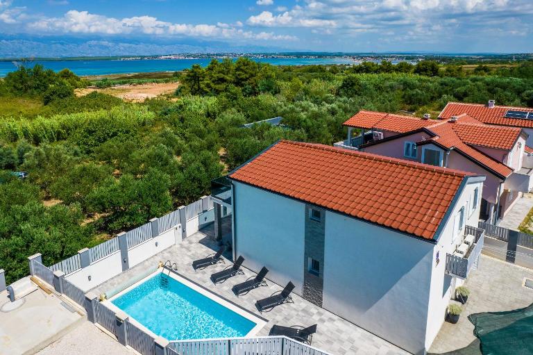 Vila Zara - Bed and Breakfast Nin