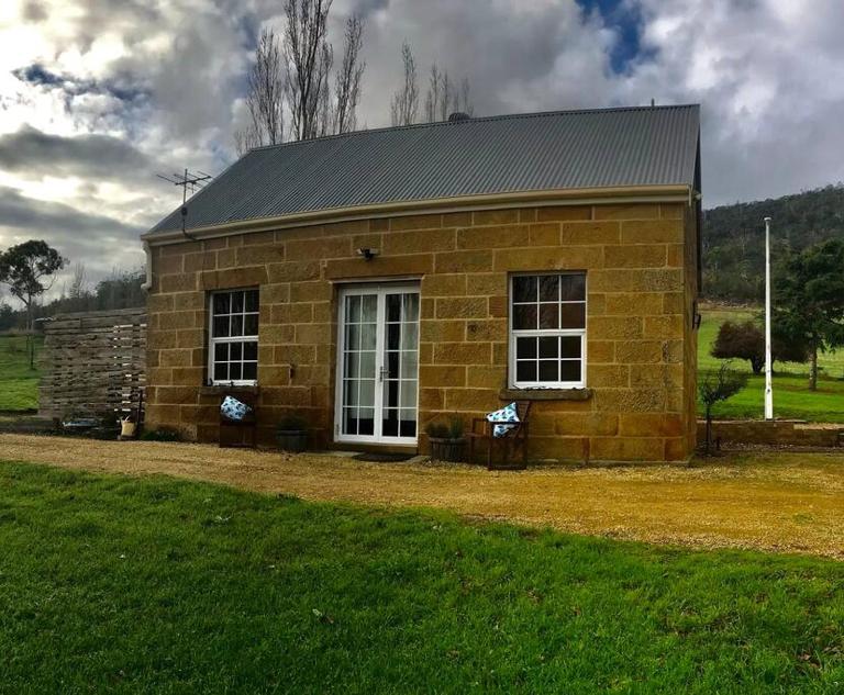 ‘Invercarron’ (20 mins to MONA, 30 mins to CBD) - B&B Broadmarsh