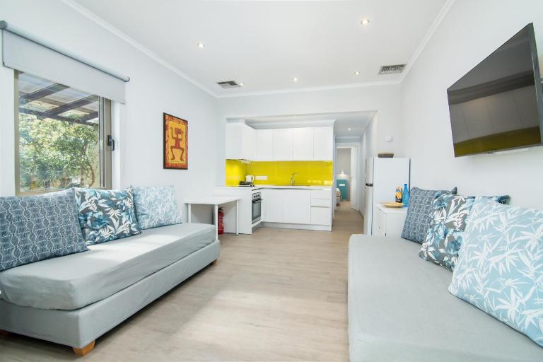 Helion Apartments - B&B Gouvia