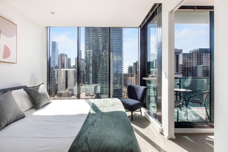 Skyline Vistas with Pool near Southern Cross - Ferienwohnung Melbourne