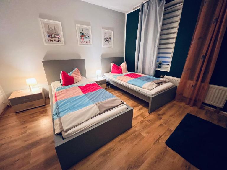 Comfort Apartments - Sky Bundesliga, PlayStation, Grill & Balkon - Haus Burgstadt - B&B Altena