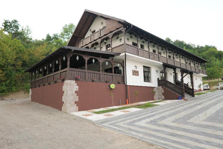 Mosia Dar In Rai - B&B Berbești