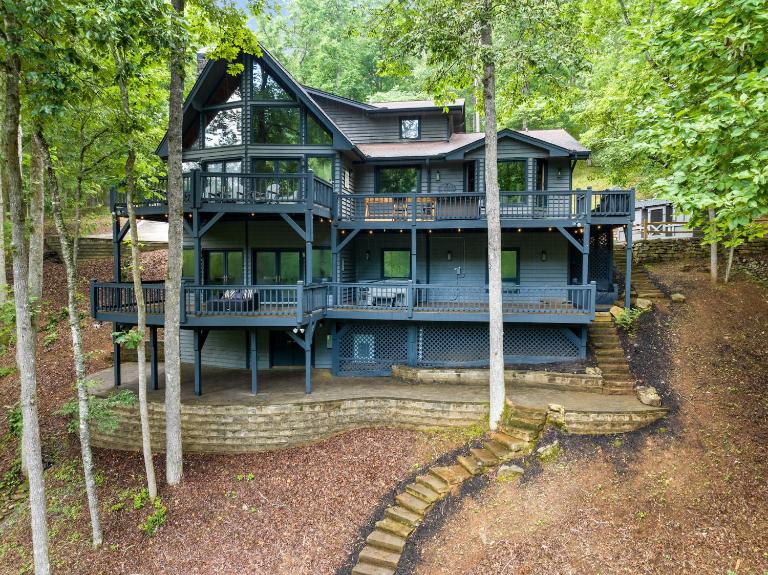 Riverview Retreat - Hot Tub, Pool Table - Chambres d'hôtes Dawsonville