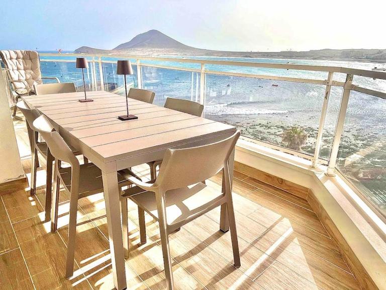 Grand appartement de standing avec vue sur mer à Medano, Tenerife sud - Chambres d'hôtes La Tejita