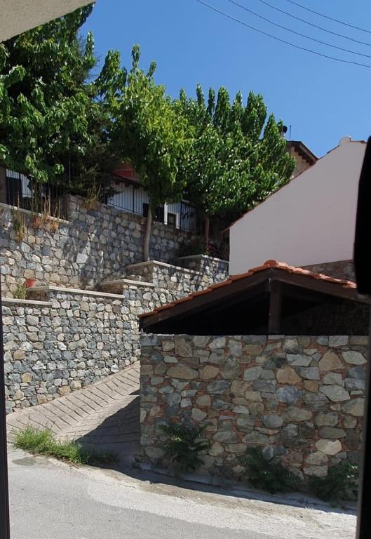 Chic Elegance Meets Village Gem - B&B Peléndri