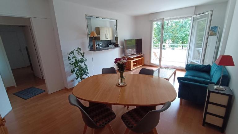 Appartement de 60m2 dans une belle résidence calme - B&B Neuilly-sur-Marne