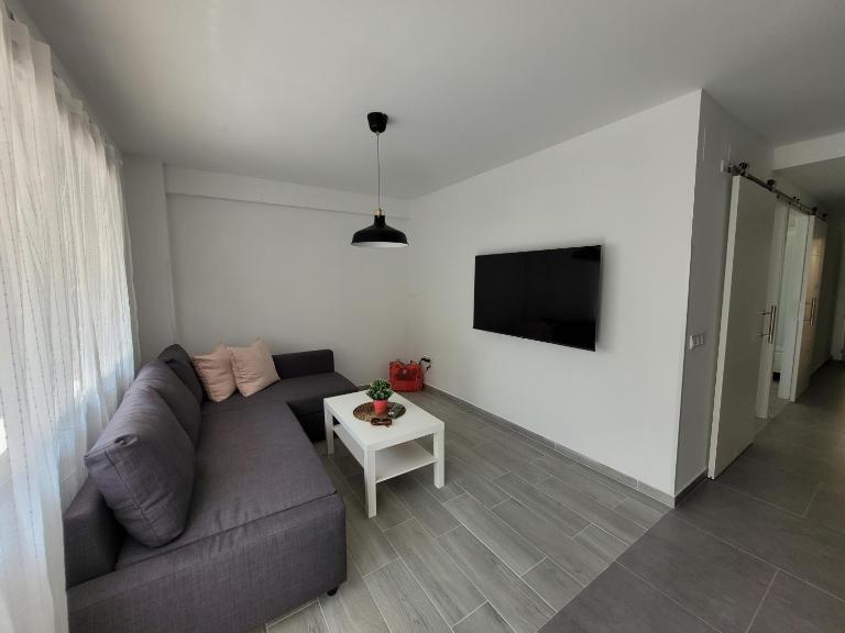 New and Bright 2-bedroom apartment in Cañamelar - B&B Valencia