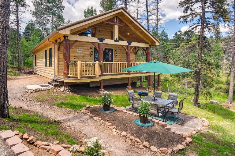 Private Hot Tub & Pond: Conifer Log Cabin - B&B Conifer