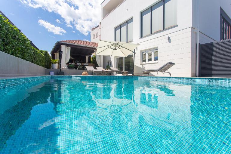 Villa Solis Kastela - Private Heated Pool - B&B Kutleše
