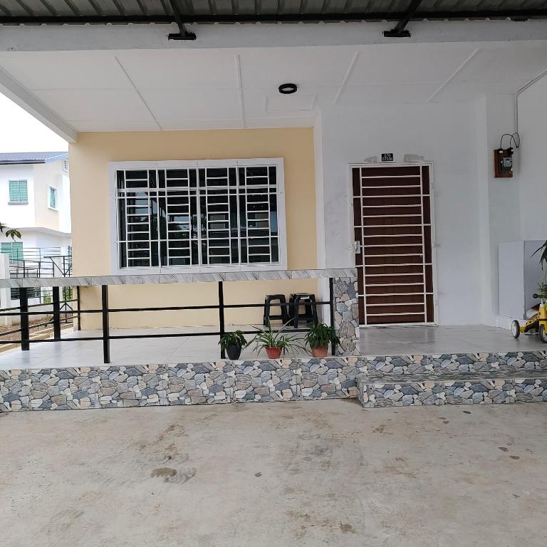 Ummik Homestay - B&B Tawau