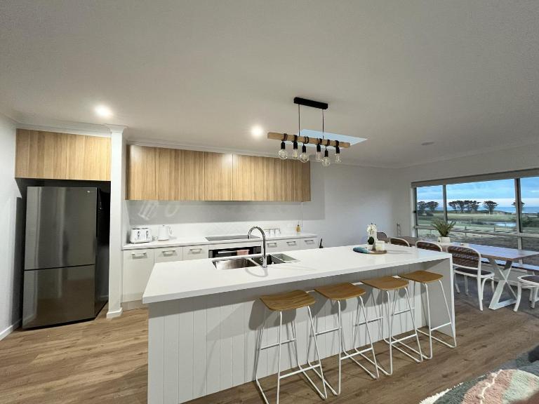 Surrey View - B&B Narrawong