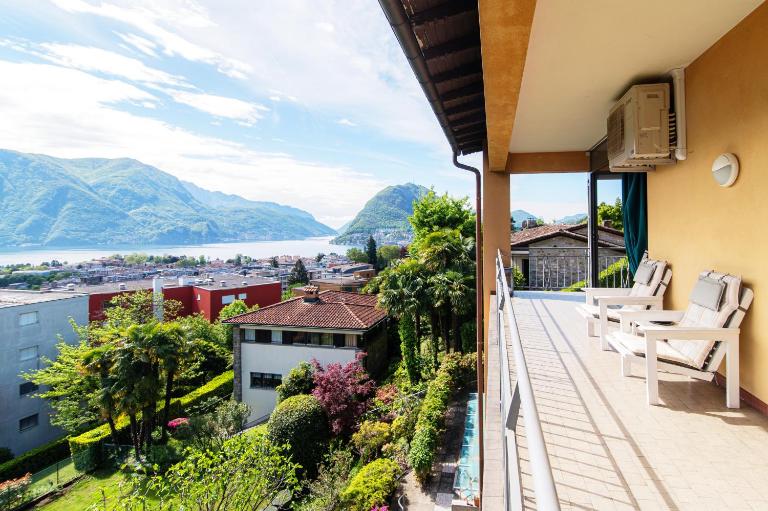 Miravalle Lakeview by Quokka 360 - Bright Apartment with Large Windows and Stunning Lake Views - B&B Massagno