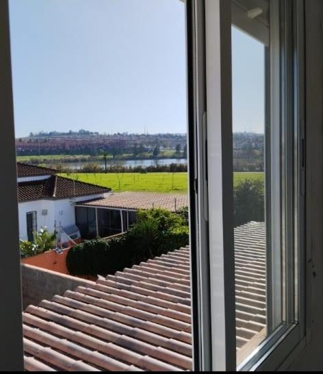 Villa Lago Golf, 300m construidos - Bed and Breakfast Jerez de la Frontera