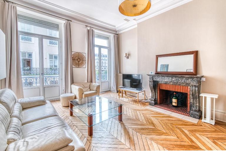 Hyper centre, Premium, spacieux appartement haussmannien - Chambres d'hôtes Angers