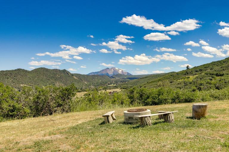 Scenic Mount Sopris View: Historic Alpine Cabin! - B&B Glenwood Springs