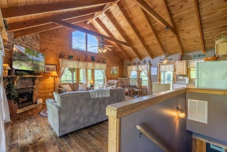 Mountain VIEWS! Private, Hot Tub, & Game Room. - Ferienwohnung Sevierville