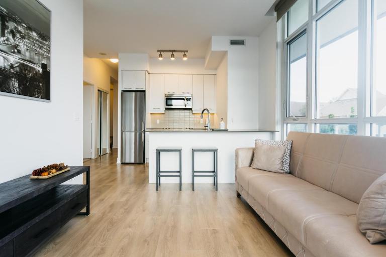 Cozy & Contemporary Suite - Easy Access to Everything - B&B Richmond Hill