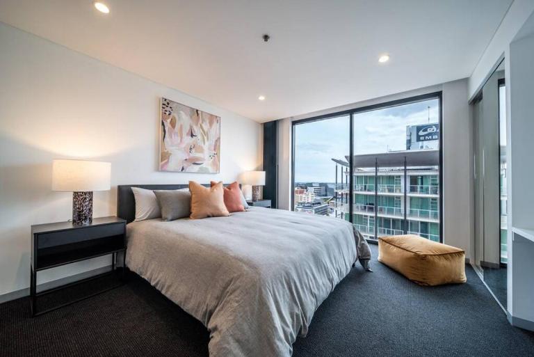 Onyx on North Terrace - Central Penthouse with Pool - B&B Adelaide