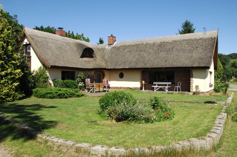 Reeddachhaus mit Seeblick - Ruhe - traumhafter Lage am Selliner See - B&B Sellin