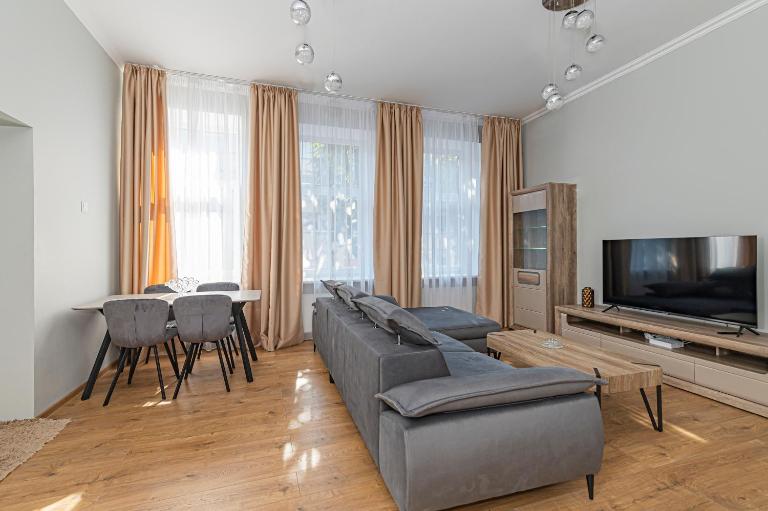 Prestigious city center apartment with free parking by Polo Apartments - B&B Kaunas