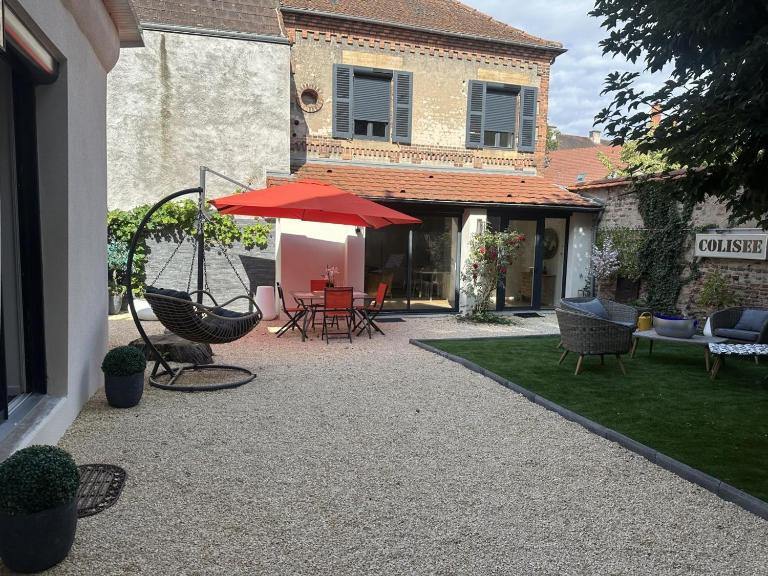 Maison de charme au centre de Moulins, avec jardin et terrasse, tout confort inclus - FR-1-489-474 - B&B Moulins
