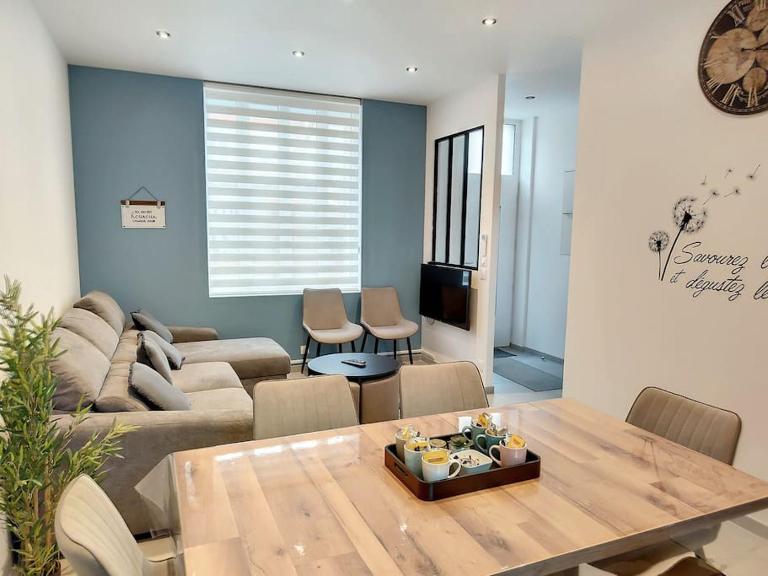 Maison proche centre ville clim jardin wifi 8 personnes - B&B Amiens