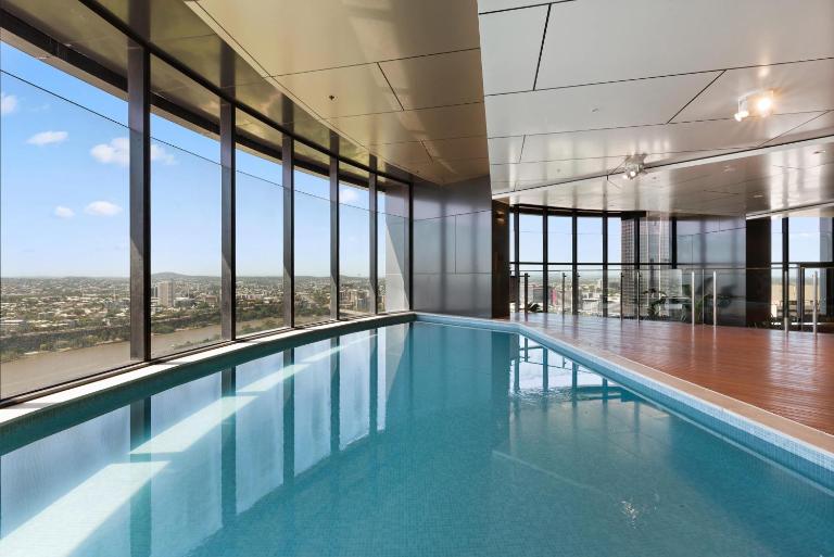 Skyline View High Floor 2BR with Sofa Bed and Free Parking - Chambres d'hôtes Brisbane