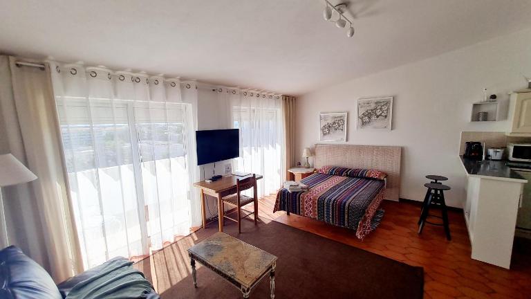 Musa Mar studio with balcony panoramic view in the residential area - B&B Quarteira
