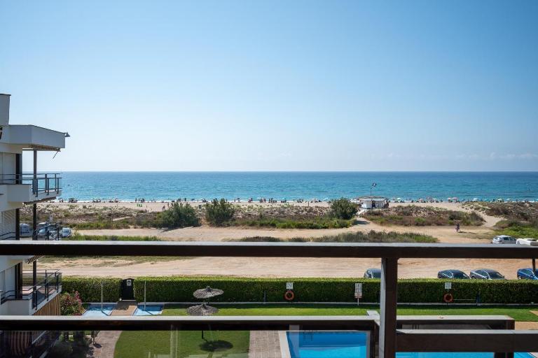 AT036 Vista playa, piscina, primera línea - Chambres d'hôtes Creixell