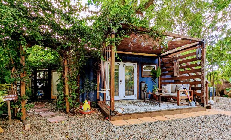 Cozy AF Tiny-House Oasis - Chambres d'hôtes Tampa