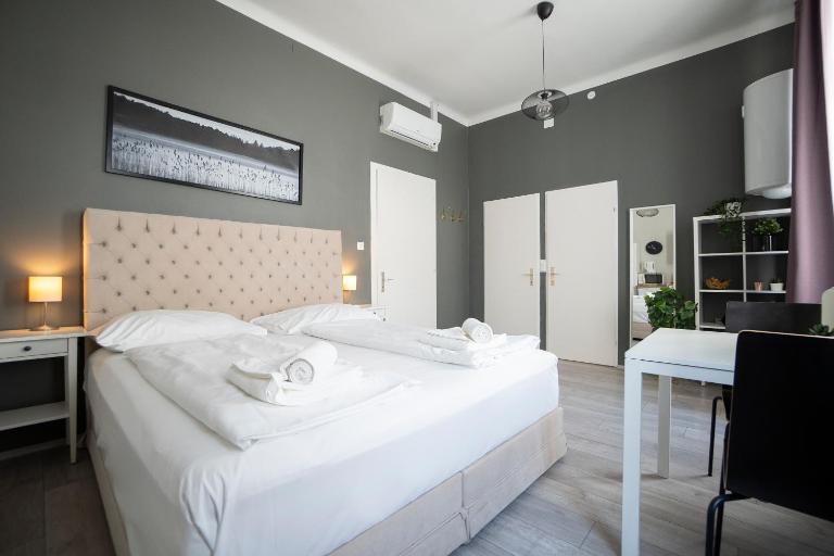 Bright ,cozy , central and cute studio in Vienna - B&B Vienna