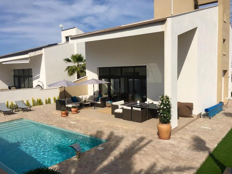 Villa Turmalina with private pool in La Zenia - B&B Playas de Orihuela