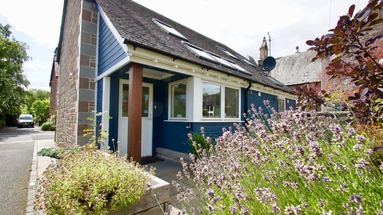 Fire Station Cottage - Bed and Breakfast Comrie