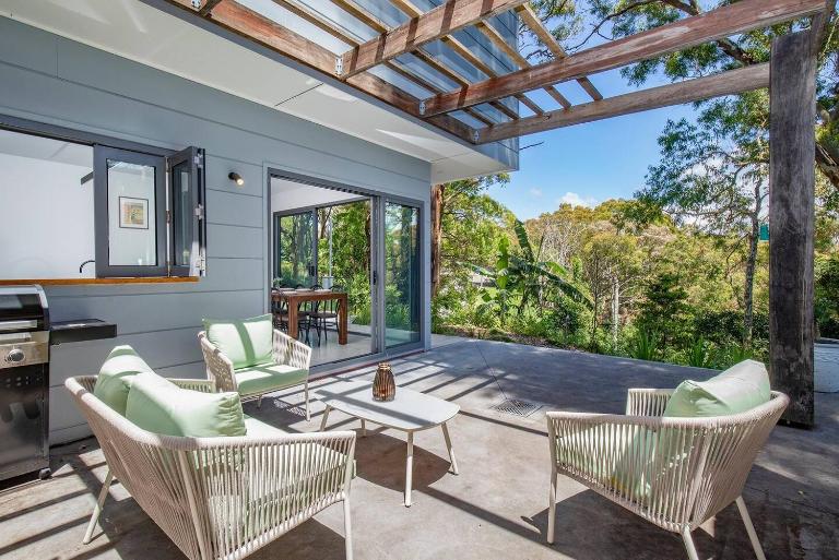 Beach Meets Bush at Expansive Treetop Oasis - B&B Newcastle