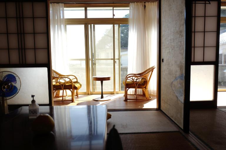 海と西一棟貸し宿 - Bed and Breakfast Saitsuno