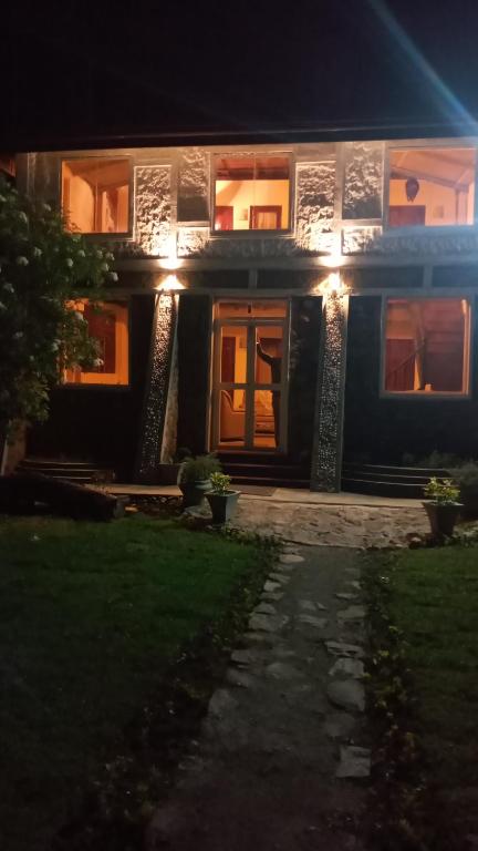 Amaraai lake edge - B&B Nuwara Eliya