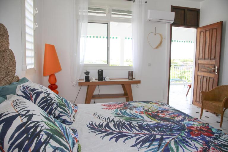 Villa Théo , chambre d'hôtes , petit déjeuner, table d'hôtes - B&B Sainte-Anne