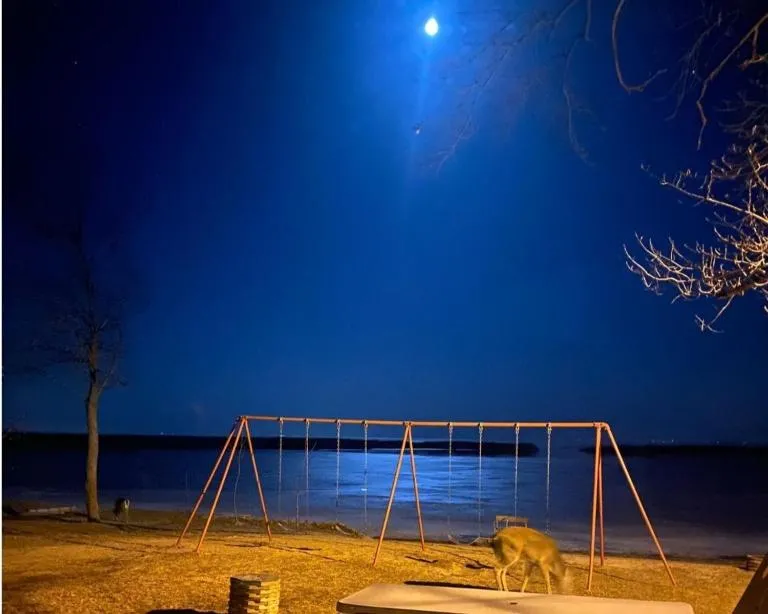 Cozy Home Lake Huron with Loft 2 Bedroom 1 Bathroom - Bed and Breakfast Au Gres