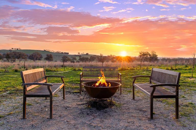 Cooinda Cottage - Beautiful Borenore Farm Stay - Ferienwohnung Borenore