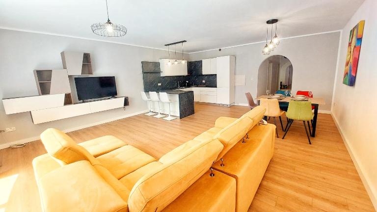 Tigne, Sliema Apartment - Central 3 bedrooms x families - B&B Sliema