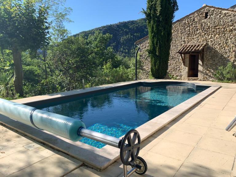 Mas ancien dans la nature, piscine privée, chauffé de mois d'avril - Ferienwohnung Les Pilles