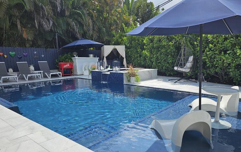 Casa806 Men Only Guest House - B&B Fort Lauderdale