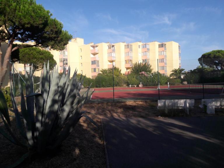 Joli appt 2 chambres et studio avec parking dans résidence ombragée et calme 5mns plage et commerces - Ferienwohnung Le Grau-du-Roi