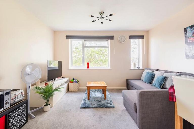 Charming Entire 2-Bedroom House in Milton Keynes - B&B Milton Keynes