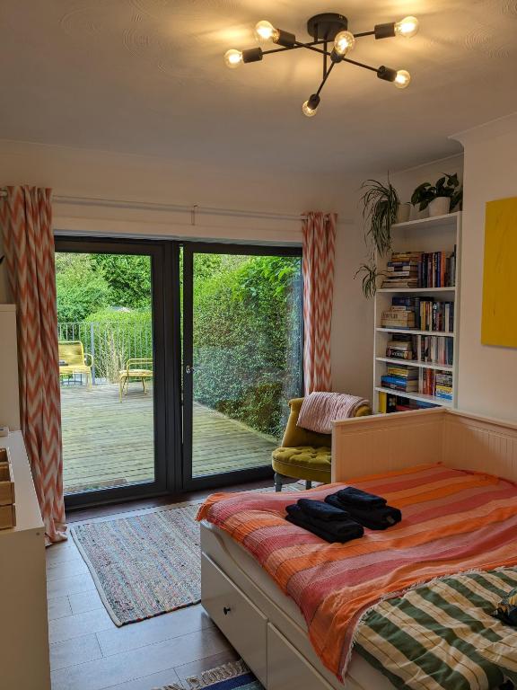Private room with terrace and free parking - B&B Edinburgh