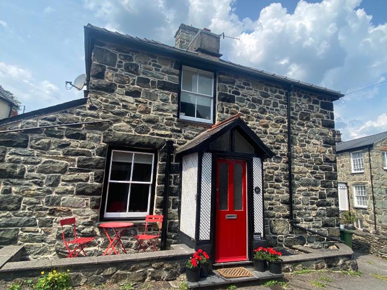 Cottage in heart of Dolgellau with parking - B&B Dolgellau
