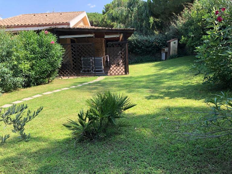 Villetta bifamiliare Valledoria 200 mt dal mare - B&B Valledoria