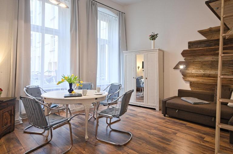 Quiet Courtyard Apartment (PB1) - Ferienwohnung Berlin