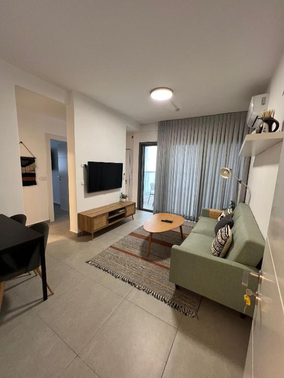 Family Apartment By IsrApart - B&B Ramat Gan